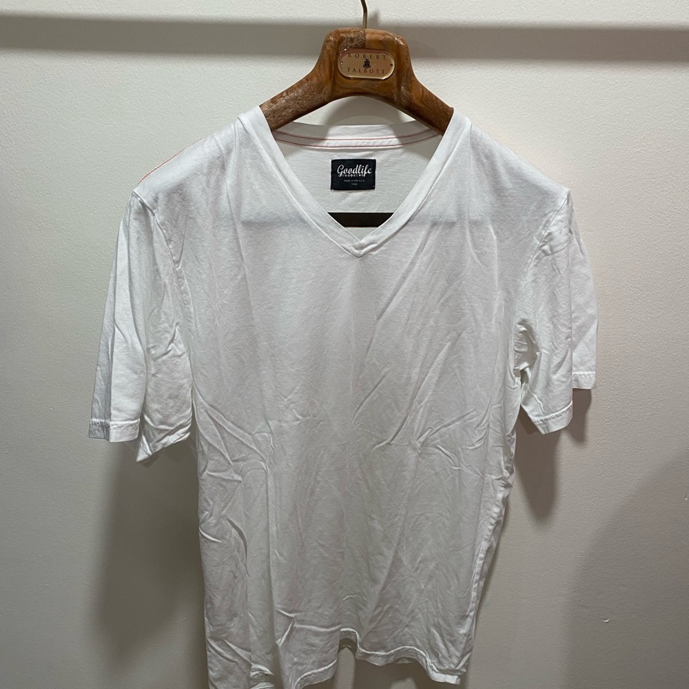 White T-shirt v neck